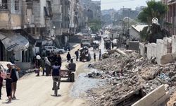 İsrail'in zorla göç ettirdiği Filistinliler güneye geçiyor