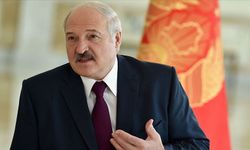 Lukaşenko: Putin, Trump ve Zelenskiy zirvesinden ateşkes çıkabilir