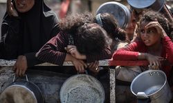 DSÖ: Gazzelilerin aç kalması, İsrail'i daha güvenli hale getirmeyecek