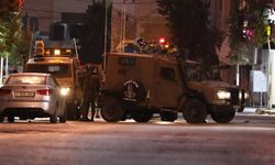 İsrail ordusu El-Halil merkezini kapattı