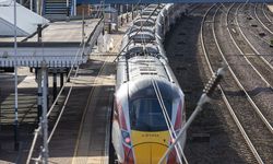 İngiltere'de trende bıçaklı saldırı: 10 kişi yaralandı