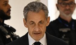 Sarkozy adli kontrol şartıyla serbest bırakıldı