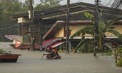 Tayland'ı vuran sel felaketinde can kaybı 145'e yükseldi