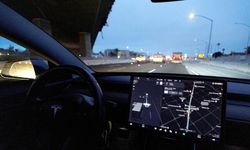 Tesla'ya çarpan gizemli cisim meteor olabilir