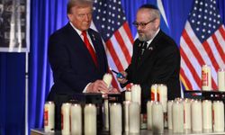 Trump’ın danışmanı: Müslümanların kitaplarını değiştirmeliyiz!