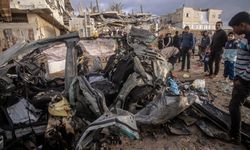 İsrail'den ateşkese kanlı darbe: Gazze'de araç vuruldu