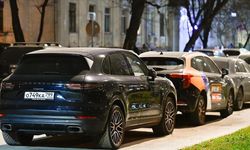 Rusya'da şok arıza: Porsche'lar uydu üzerinden bloke edildi