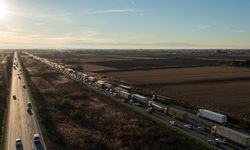 Yunanistan'da çiftçi isyanı: Atina-Selanik yolu kapandı