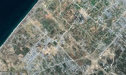 Gazze'de enkazın üzerinde 'çadır kentler' doğuyor