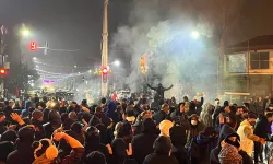 İran’da Reşt Çarşısı alevlere teslim oldu