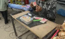 Gazze'de nakit krizi: Yırtık paralar ve yüksek komisyon