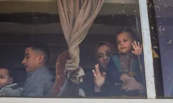 Refah Sınır Kapısı iki yılın ardından kısıtlı geçişlere açıldı