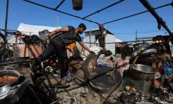 Şifa Hastanesi'nde doktorlar yaralılar arasında tercih yapıyor