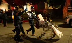 İran füzeleri Tel Aviv'i vurdu: Sığınaklara akın