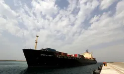 Şehit Beheşti Limanı'ndan dumanlar yükseliyor