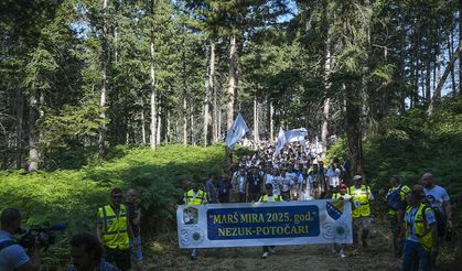 Srebrenitsa anısına yapılan "Barış Yürüyüşü" başladı