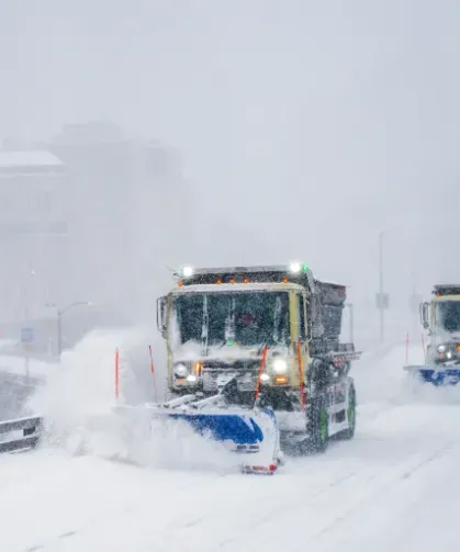 ABD’de kar esareti: New York hava ağında tam felç