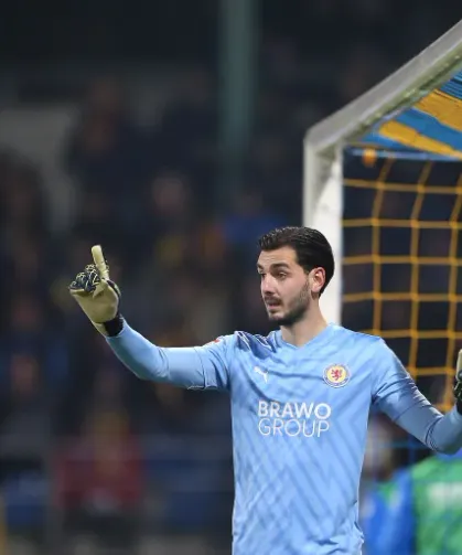 İsveçli kalecinin İran'dan kaçış öyküsü: Bina sarsıldı