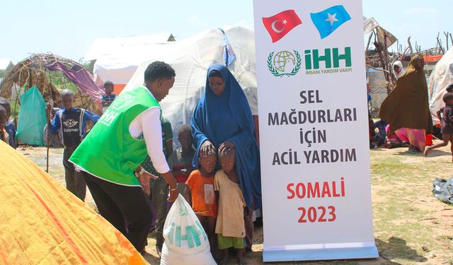 İHH'den selden etkilenen Somali'ye gıda ve hijyen paketi yardımı