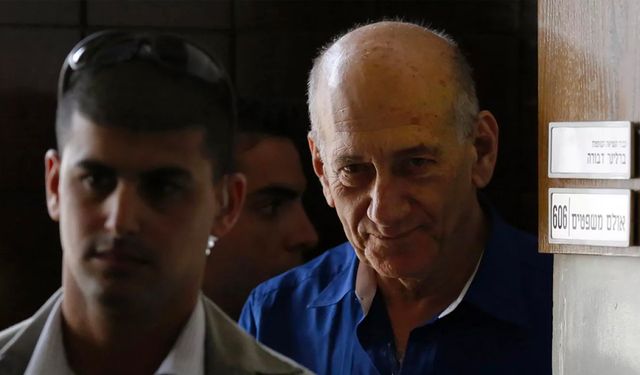 Olmert: 'Hamas ortadan kaldırılamayacak, Netanyahu kişisel savaş yürütüyor'