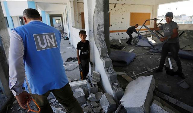 UNRWA Gazze'deki tesislerinde 300 Filistinlinin öldürüldüğünü bildirdi