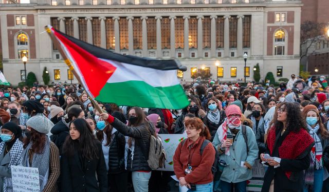 Columbia Üniversitesi Filistin yanlısı protestoculara saldıran kişileri uzaklaştırdı