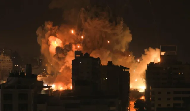 İsrail, Gazze Şeridi'ni gece boyunca yoğun şekilde bombaladı
