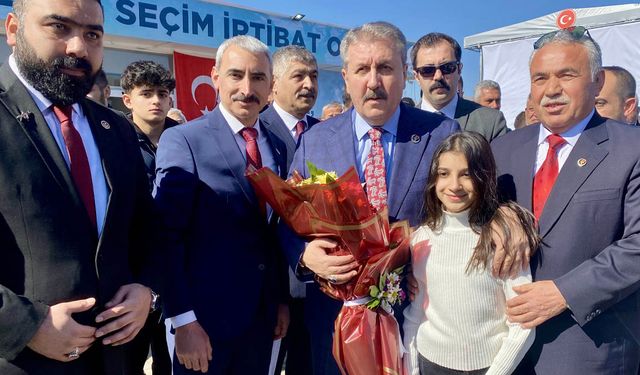 BBP Genel Başkanı Destici, Kırşehir'de seçim irtibat bürosu açılışında konuştu