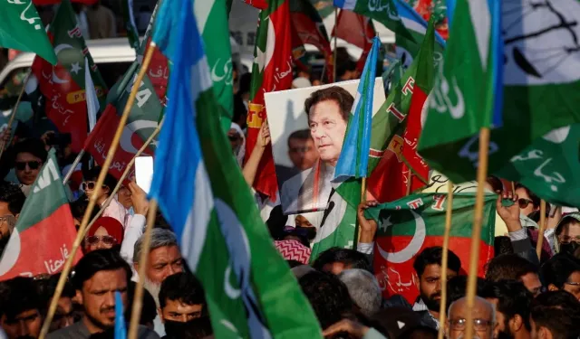 Pakistan'da seçim sonuçlarını protesto amacıyla kara yolları kapatıldı