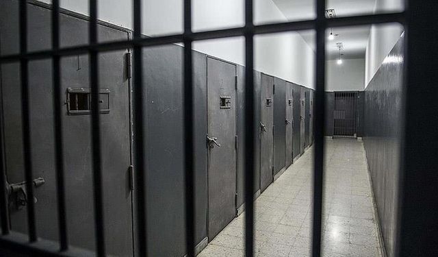 İsrail hapishanelerindeki tutuklular "vahşi ihlallere" maruz kalıyor