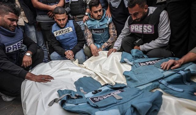 UNRWA'dan Gazze'de yaşanan trajediyi dünyaya duyuran gazetecilerin "cesaretine" övgü
