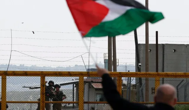 Filistinli siyasetçi Faris, İsrail hapishanelerinde de savaş başladığını söyledi: