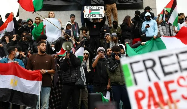 ABD'deki Filistin'e destek gösterilerine Londra'daki UCL öğrencileri de katıldı