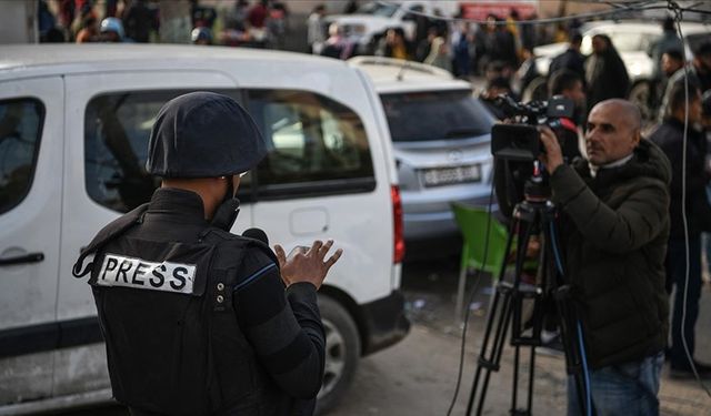 Gazze'deki gazeteciler, hayatları pahasına çalışıyor