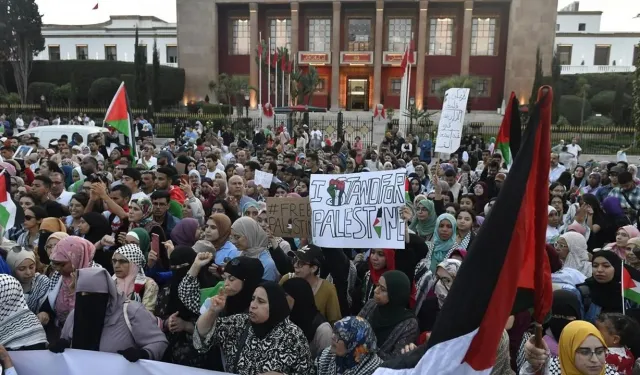Fas'ta binlerce kişi Gazze'ye destek gösterileri düzenledi