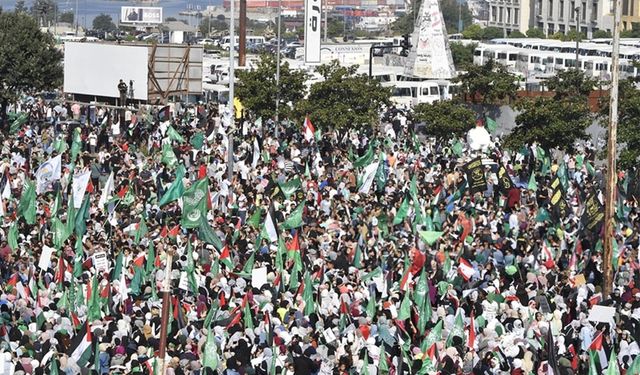 Beyrut'ta üniversite öğrencileri Gazze ile dayanışma gösterisi düzenledi