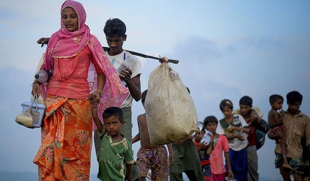 Bangladeş, Arakanlı Müslümanlara yardım için finansman bulunmasını istedi