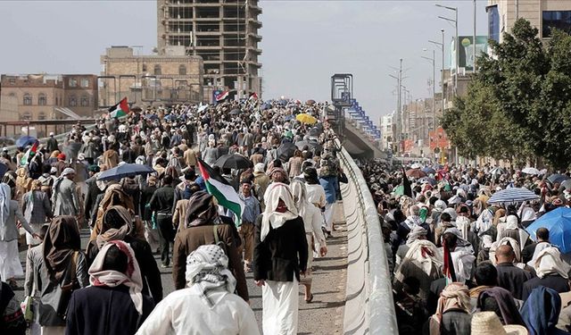 Yemen'de on binlerce kişi, Gazze ile dayanışma gösterisi düzenledi