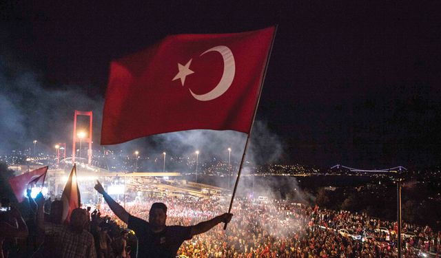 Uzmanlar, "15 Temmuz"a karşı Türkiye ekonomisinin gücünü koruduğunu vurguladı