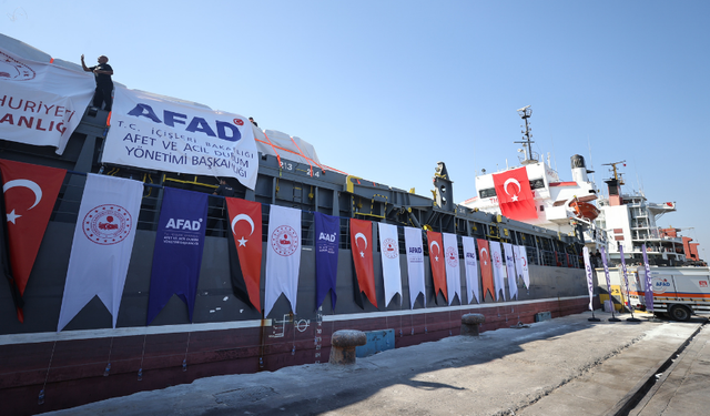 Somali'ye yardım malzemesi ulaştıracak "İyilik Gemisi" yola çıktı