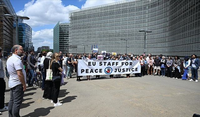 AB çalışanları Brüksel'de AB'nin Gazze politikasını bir kez daha protesto etti