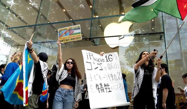 Apple iPhone16 lansman gününde 'soykırımdan elde edilen kâr' nedeniyle protestolara sahne oldu