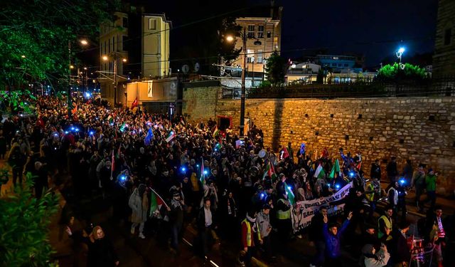 İsrail'in Gazze'deki katliamları İstanbul'da sesli eylemle protesto edildi