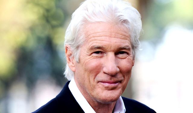 ABD'li aktör Richard Gere, Filistinli şairin şiirini okudu