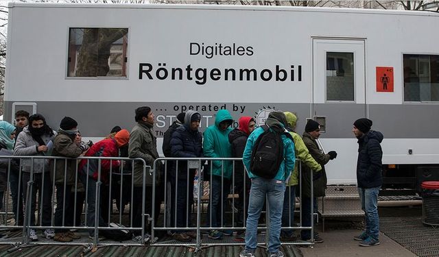 Almanya iltica talep edenleri geri çevirecek