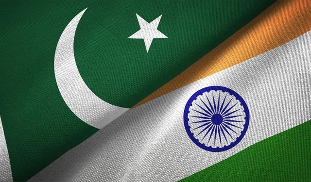 Hindistan, Pakistan'a ait uçakları düşürdüğünü doğruladı