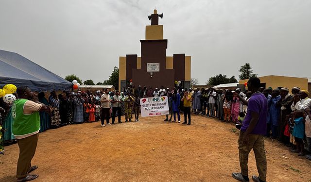 İHH, Mali'de 2 cami ve 1 su kuyusu açtı