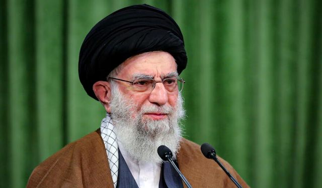Hamaney hayatta: İran dini lideri süreci yakından izliyor