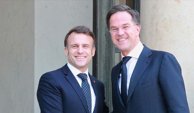 Macron ile Rutte, Ukrayna Savaşı'nı görüştü