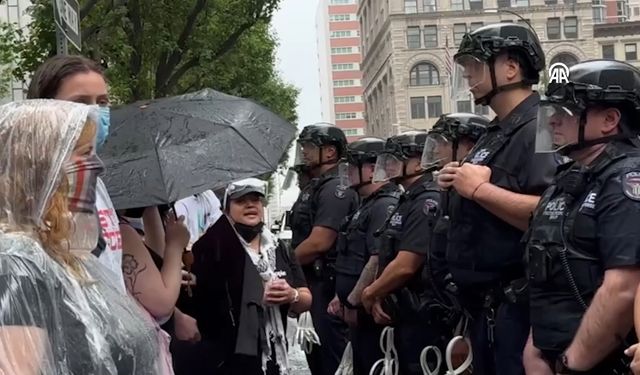 New York'ta onlarca protestocu gözaltına alındı